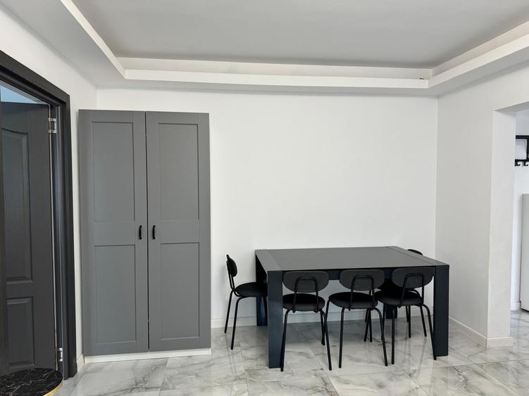 Apartament cu 3 camere decomandat în Tineretului