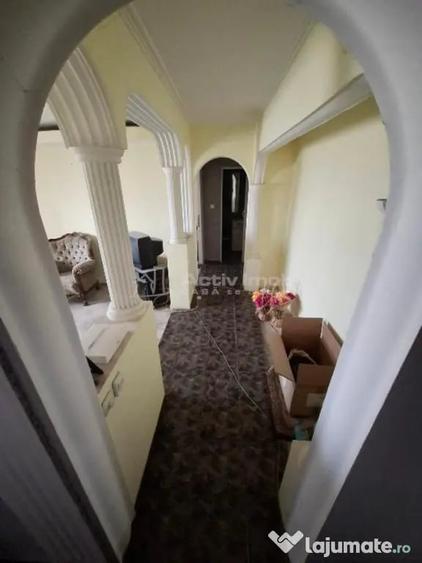 Apartament cu 4 camere decomandat în Ostroveni