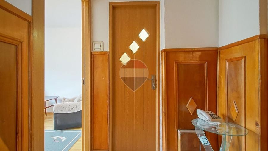 Apartament cu 3 camere decomandat în Gemenii