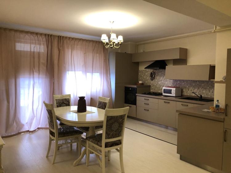 Apartament cu 3 camere decomandat, mobilat în Albert
