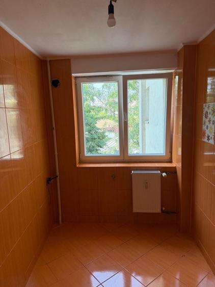 Apartament cu 2 camere decomandat în Titan