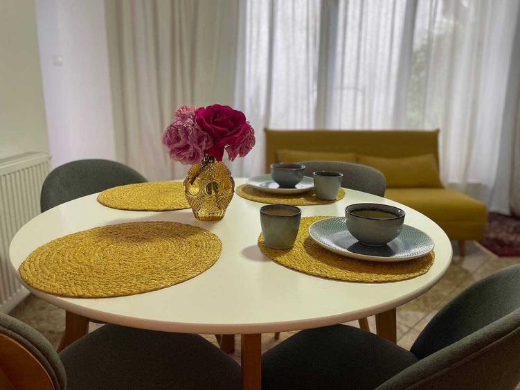 Apartament cu 2 camere nedecomandat în Central