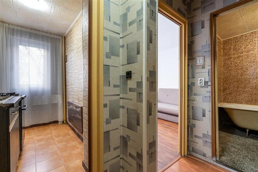 Apartament cu 2 camere decomandat în Tei