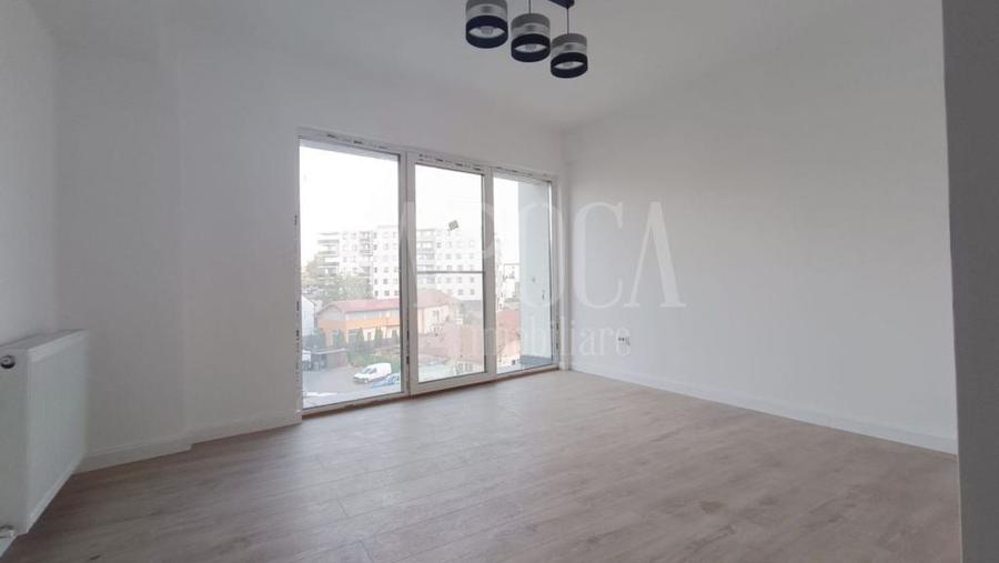 Apartament cu 3 camere semidecomandat în Dâmbul Rotund