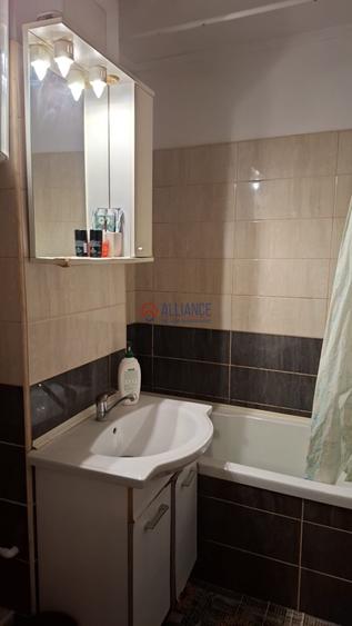 Apartament cu 2 camere decomandat în Casa de Cultură