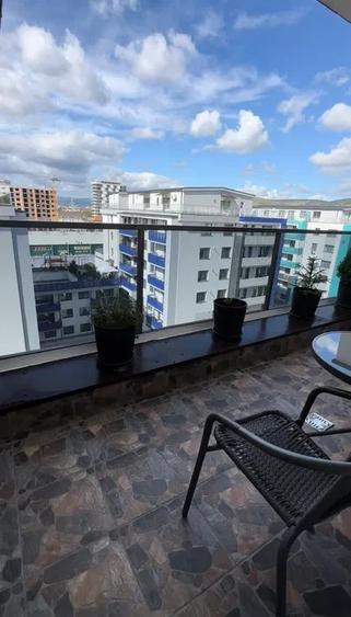 Apartament cu 3 camere semidecomandat, mobilat în Florești