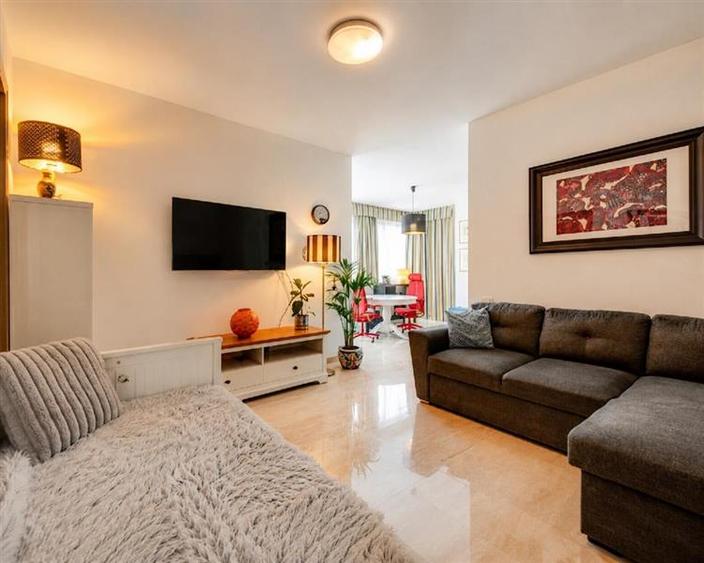 Apartament cu 3 camere decomandat, mobilat în Aviației