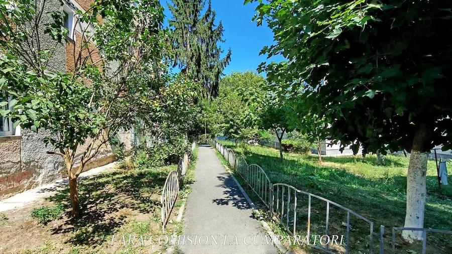 Apartament cu 2 camere semidecomandat în Căzănești (Râmnicu Vâlcea)