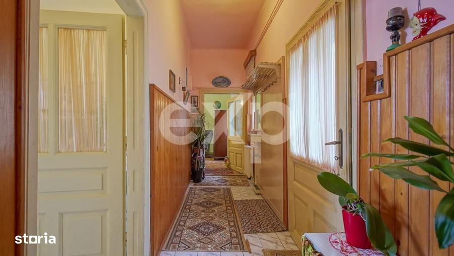 Casă cu 4 camere în Schei