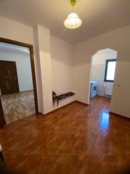 Apartament cu 2 camere semidecomandat în Mioriței