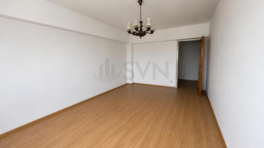 Apartament cu 4 camere decomandat în Amzei
