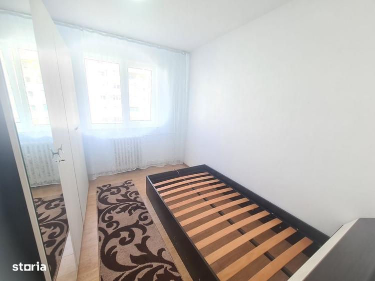 Apartament cu 3 camere semidecomandat în Orizont