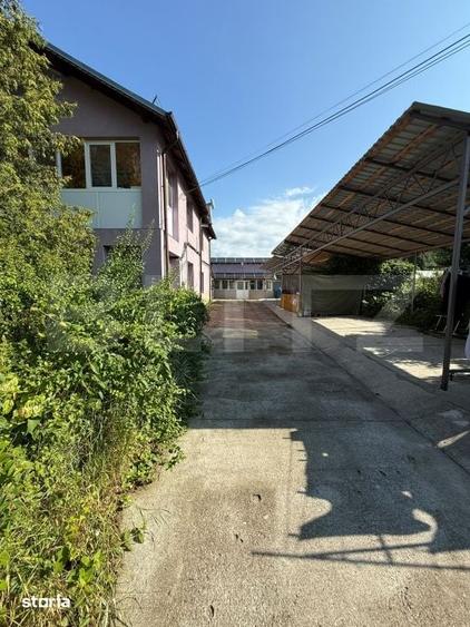 Casă cu 10 camere cu Teren 2714 Mp în Glod