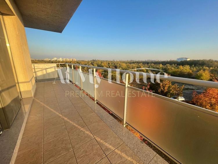 Apartament cu 4 camere decomandat, mobilat în Băneasa