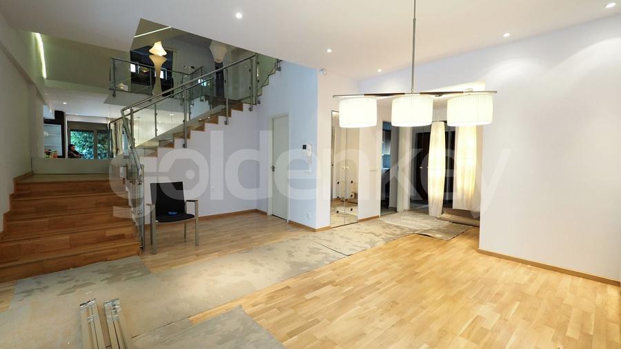 Duplex cu 6 camere cu Canalizare în Băneasa