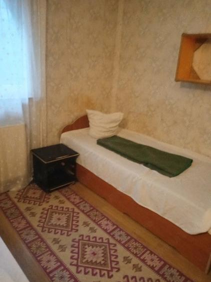Garsonieră decomandată în Piața Veche