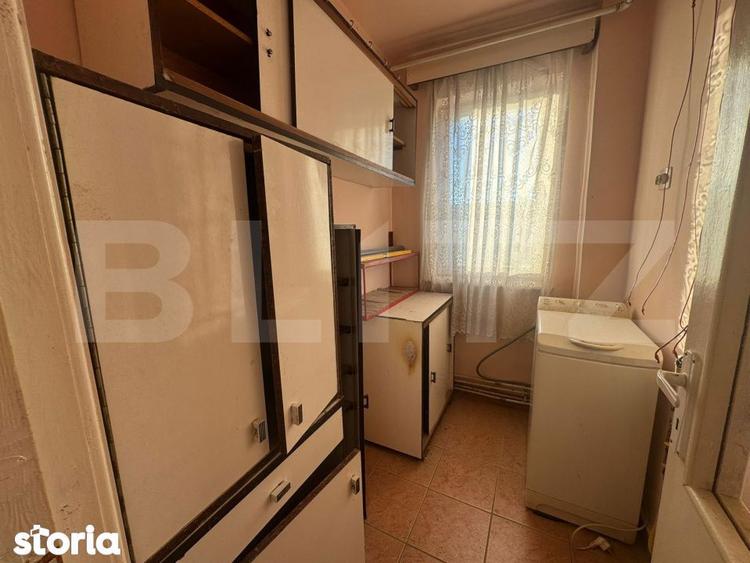 Apartament cu 3 camere semidecomandat în Central
