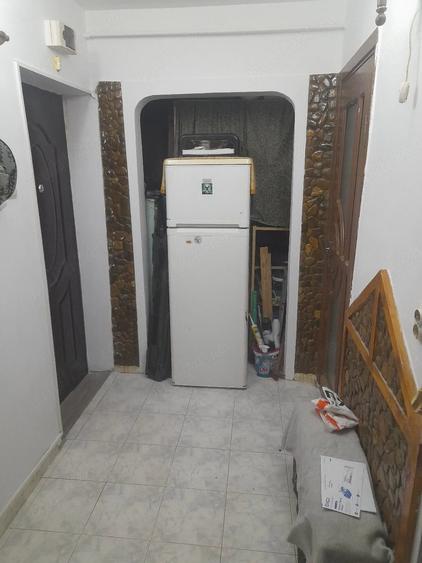Garsonieră decomandată în Sud