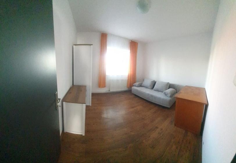 Apartament cu 2 camere decomandat în Lazaret