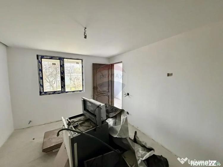 Casă cu 4 camere cu Teren 418 Mp în Golești