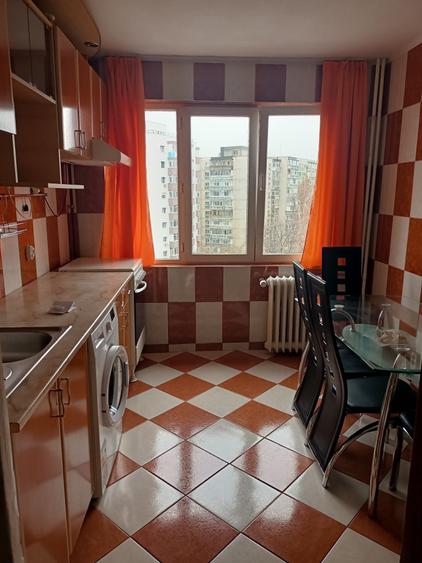 Apartament cu 3 camere decomandat în Militari