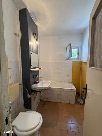 De vanzare apartament cu 3 camere, etajul 1, pret 62.500 euro - 4