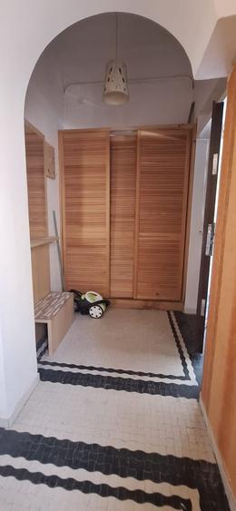 Apartament cu 2 camere decomandat în P-ța Amzei