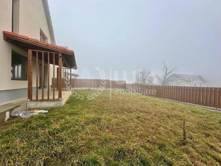 Duplex cu 6 camere cu Garaj în Sălicea