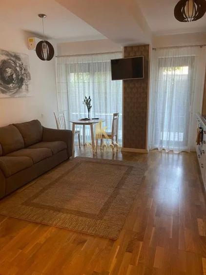 Apartament cu 2 camere semidecomandat, mobilat în Domenii