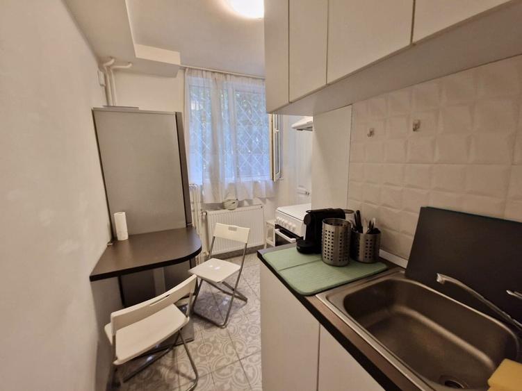 Garsonieră decomandată, mobilată în Floreasca