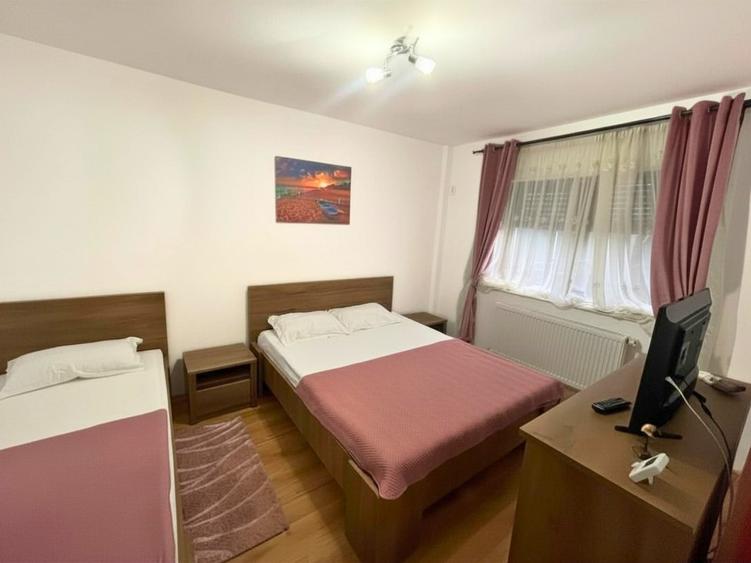Apartament cu 2 camere decomandat, mobilat în Central