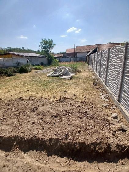 Teren de 437 mp, în Cerneți
