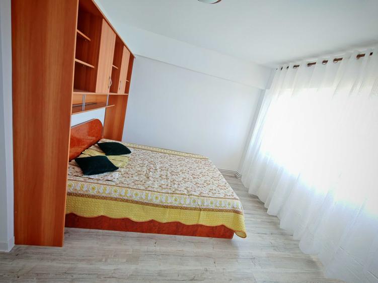 Apartament cu 2 camere decomandat în Micro 3