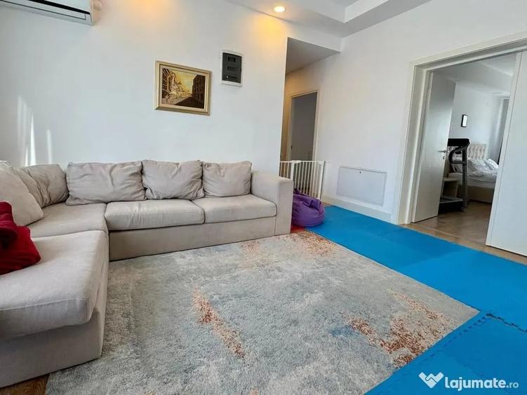 Casă cu 7 camere cu Teren 650 Mp în Ștefăneștii de Jos