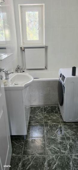 Apartament cu 3 camere în Policlinica