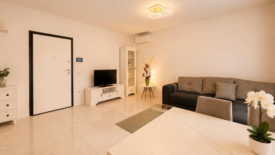 Apartament cu 2 camere semidecomandat în Giroc