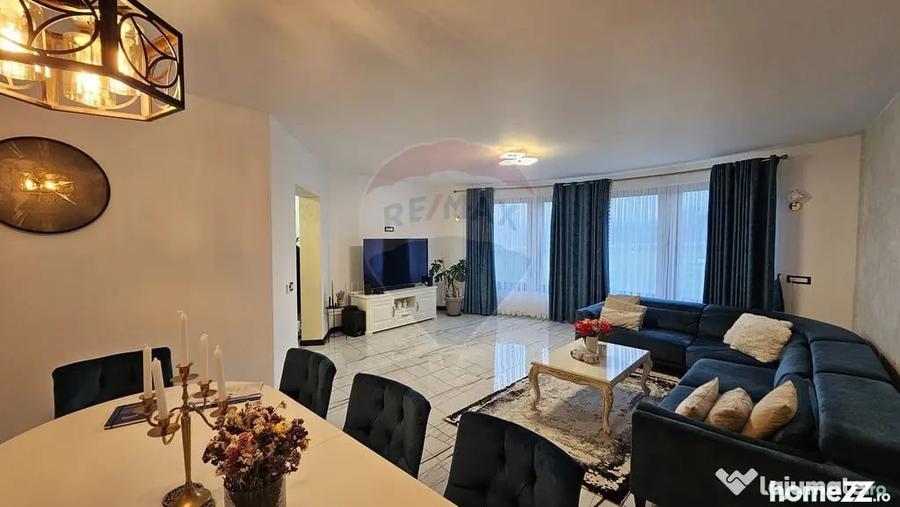 Casă cu 5 camere cu Teren 2500 Mp în Moara
