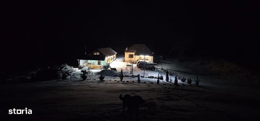 Casă cu 4 camere în Tomnatic