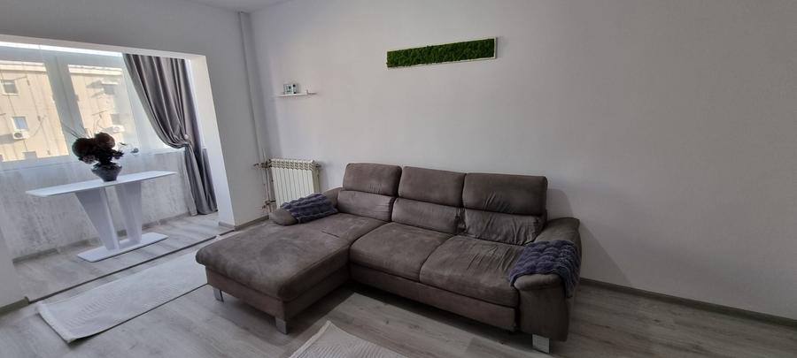 Garsonieră decomandată în Central