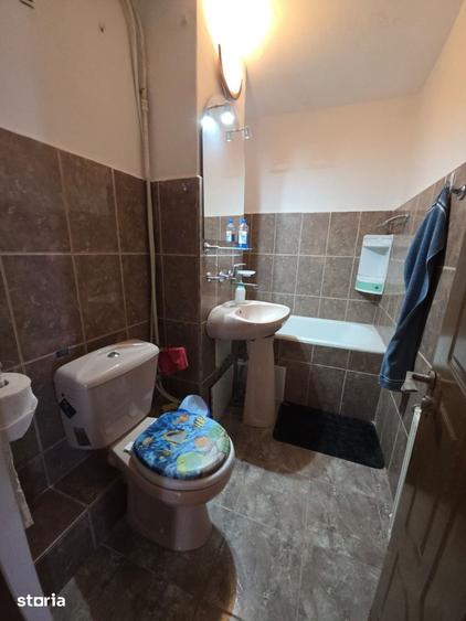 Apartament cu 3 camere decomandat în Burdea