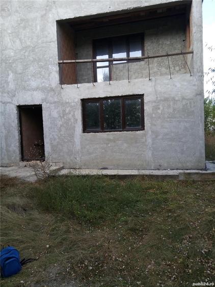Casă cu 3 camere cu Teren 1886 Mp în Titan