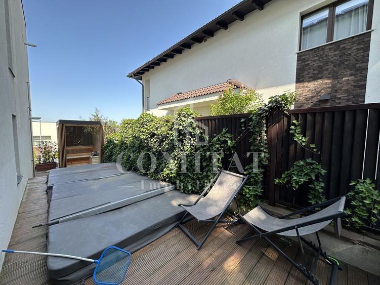 Apartament cu 3 camere semidecomandat în Gruia