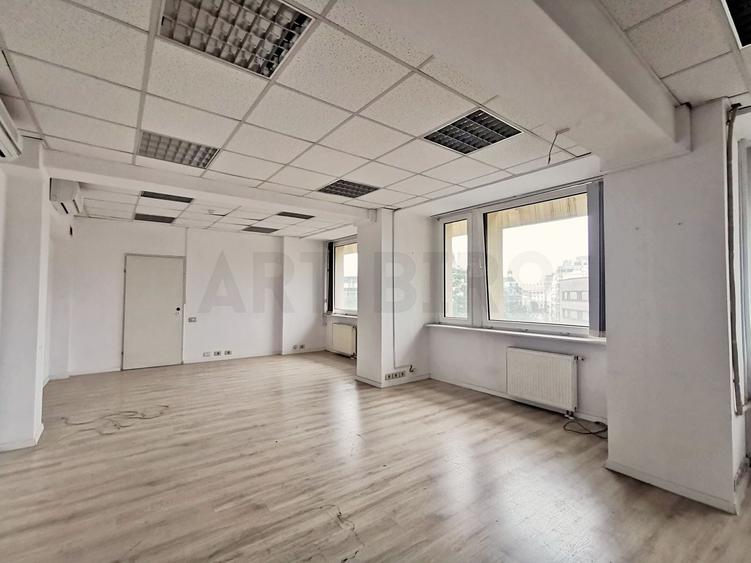 Birou, de 165 mp, în P-ța Universității
