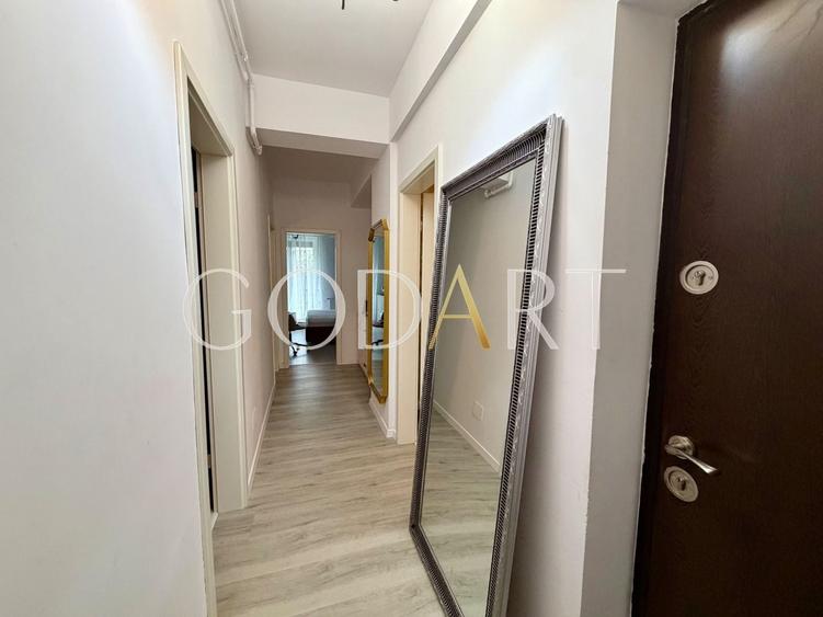Apartament cu 3 camere decomandat, mobilat în Titan
