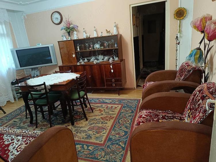 Apartament cu 3 camere semidecomandat în Zimbru
