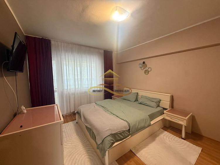 Apartament cu 3 camere decomandat, mobilat în Central