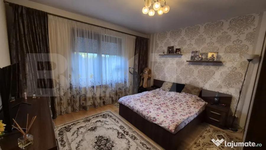 Apartament cu 3 camere decomandat, mobilat în Central