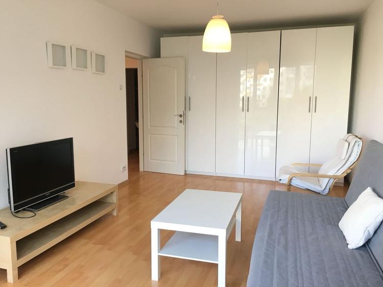 Apartament cu 3 camere, mobilat în Tineretului