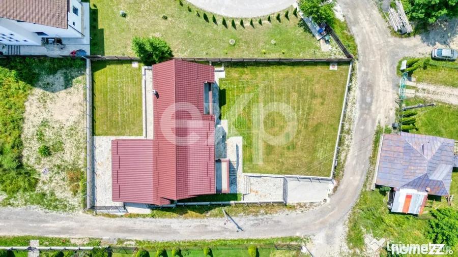 Casă cu 7 camere cu Teren 1000 Mp în Malul Ursului