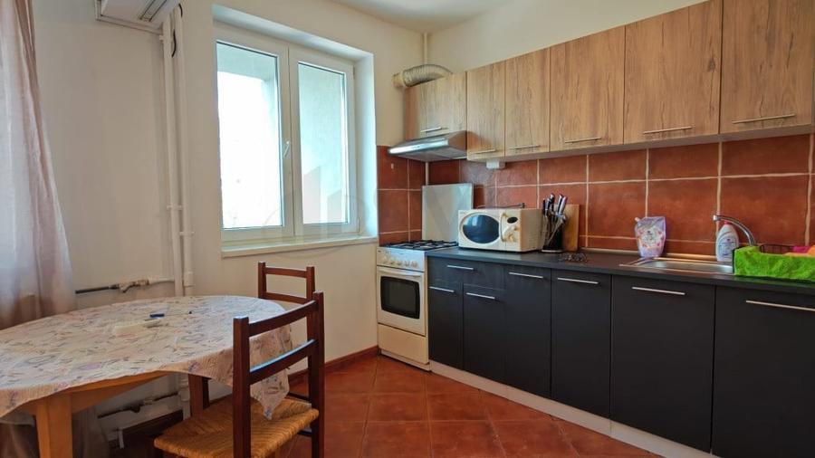 Apartament cu 3 camere semidecomandat în Timișoara